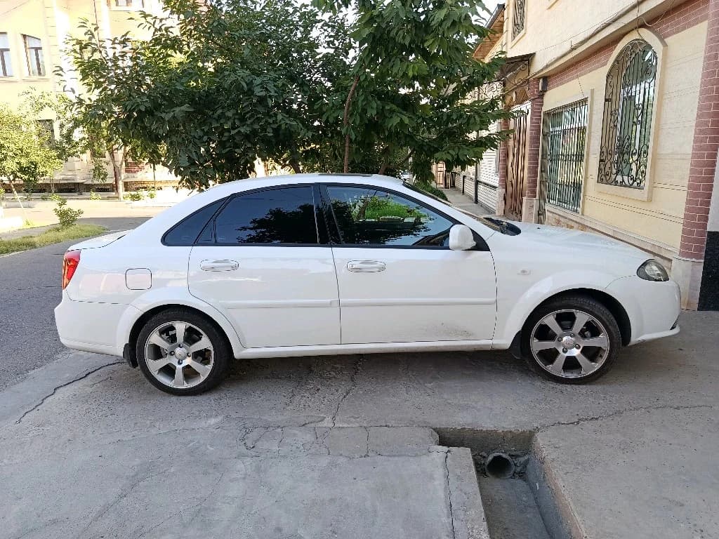 Chevrolet Lacetti 2021
